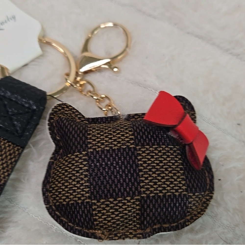 Brown Checkered Keychain Kitty Cat Red Bow Bag Charm New - Picture 3 of 3